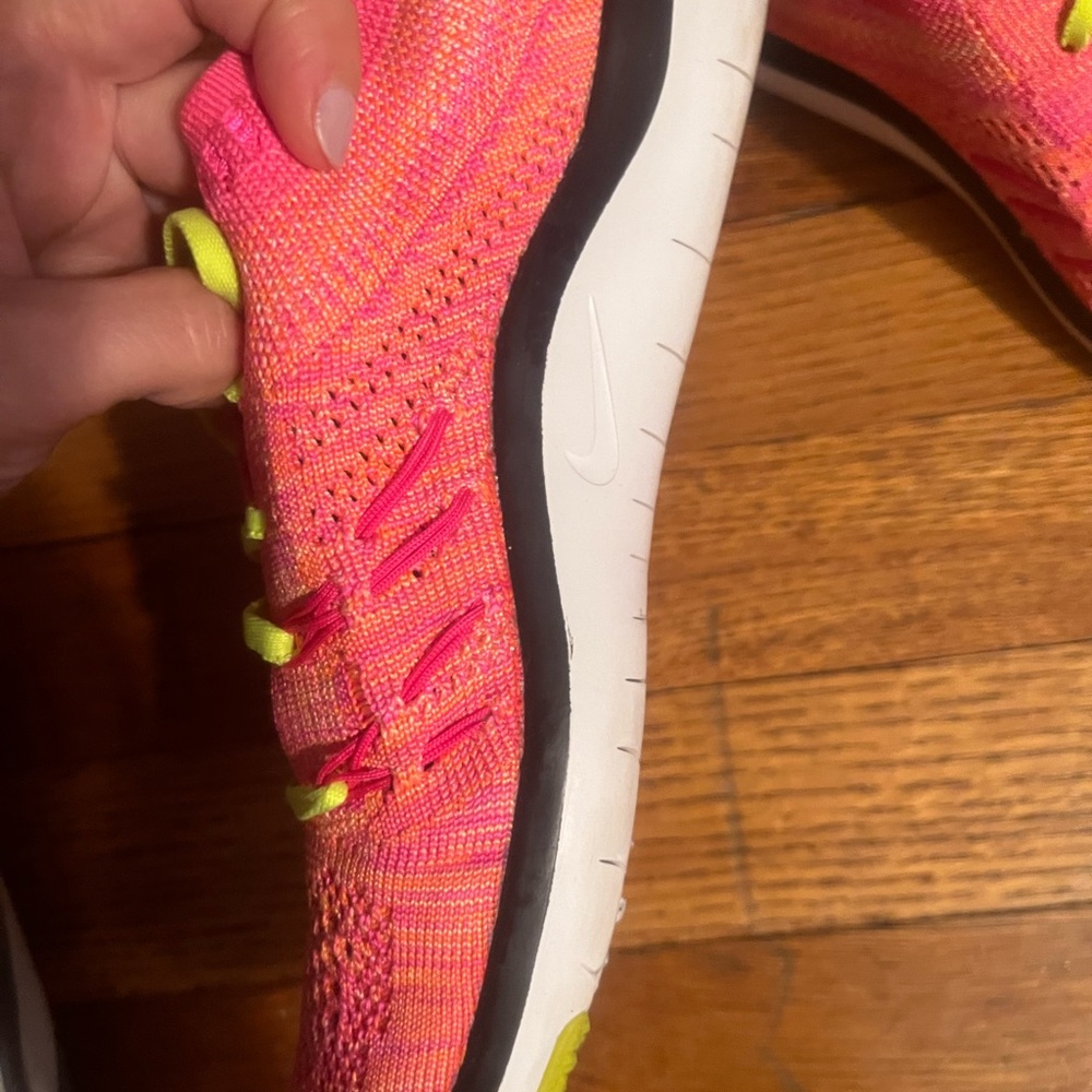 Pink Nike - Picture 8 of 10